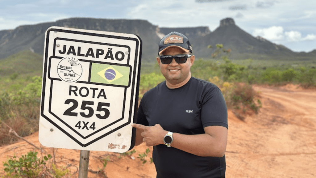 Rômullo Ferro da RF TUR na Rota 255 do Jalapão durante expedição em grupo pelo Tocantins
