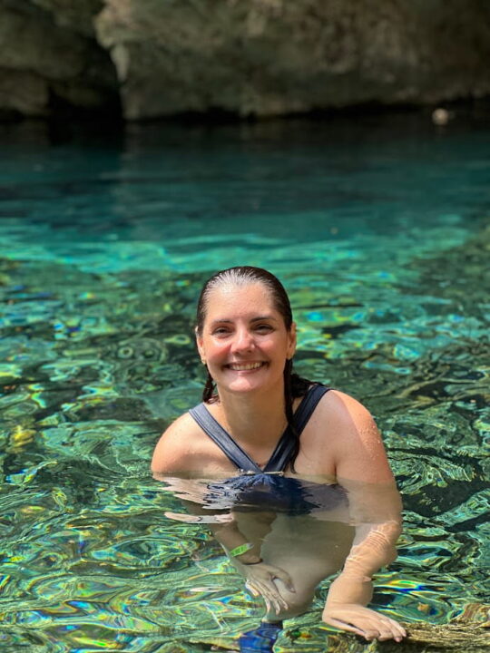 Monyara na Lagoa do Japonês durante a expedição ao Jalapão em grupo com a RF TUR